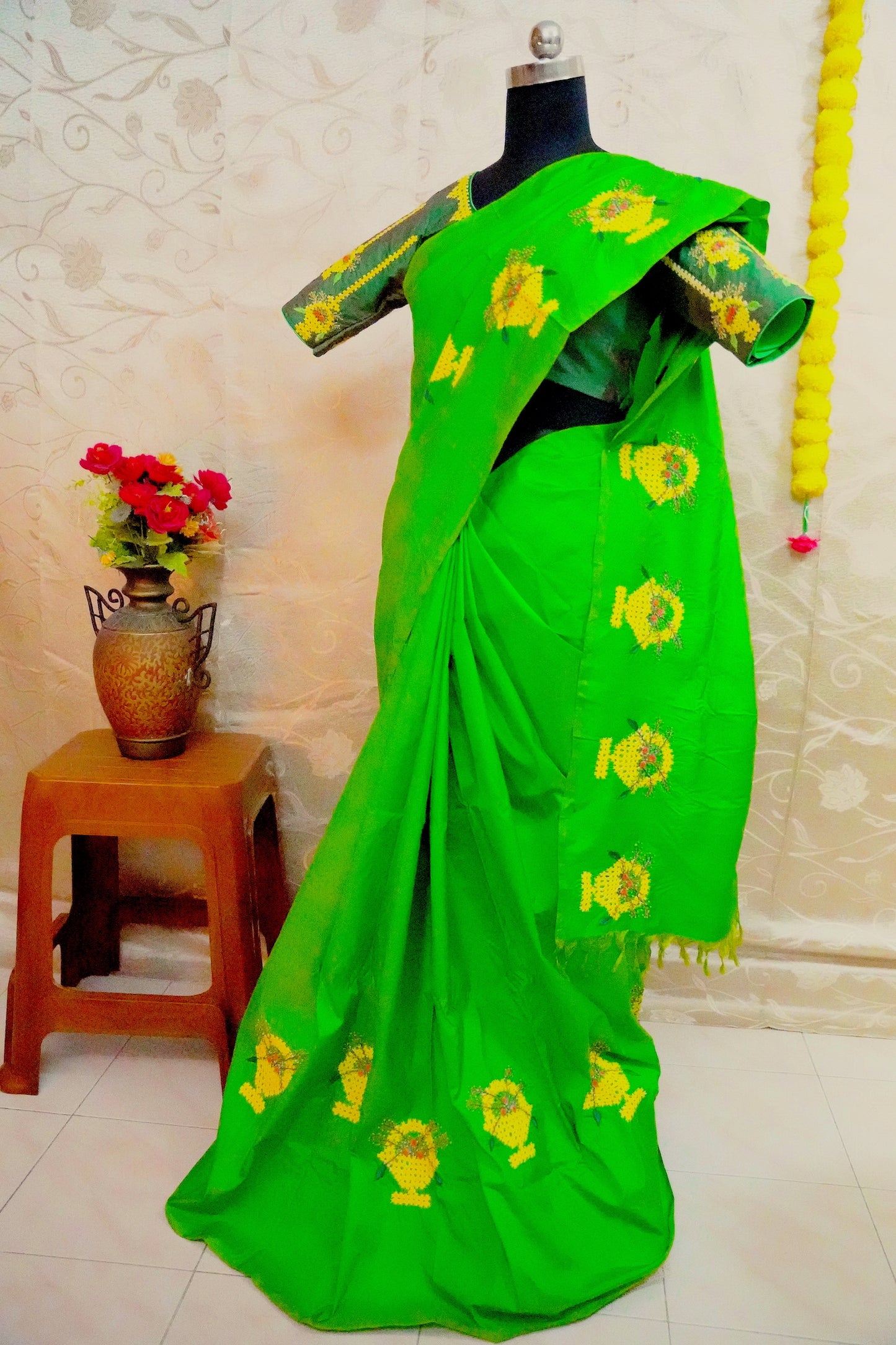 Kutch Work Hand embroidered Saree - Code 1ACS 58a DISPLAY ONLY; CAN BE DONE UPON REQUEST